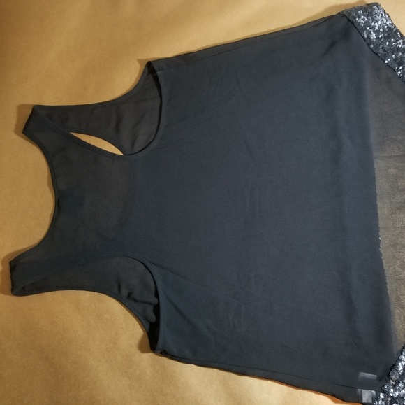 Top - Picture 2 of 5